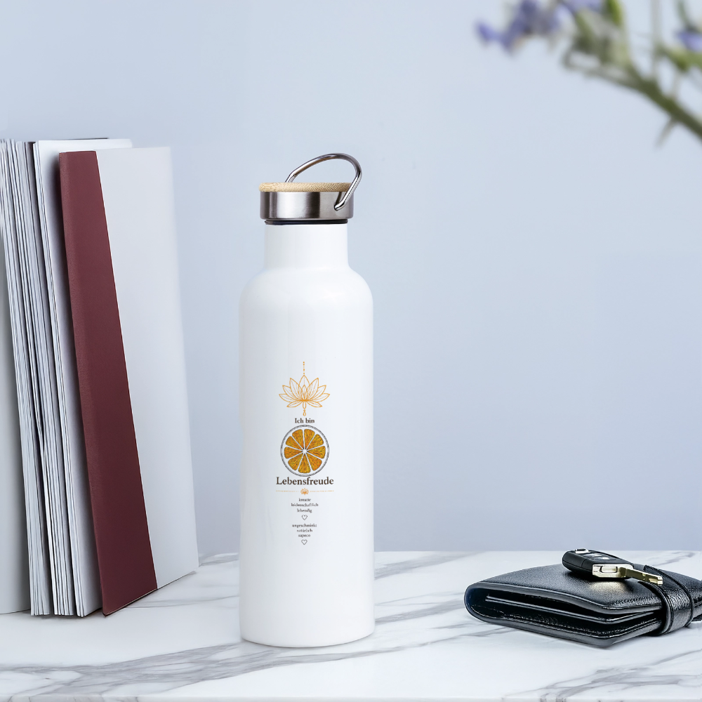 Weiße Thermoflasche „Ich bin Lebensfreude“ mit Bambusdeckel und orangefarbenem Sakralchakra-Motiv