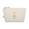 Naturfarbene sapeco Kosmetiktasche aus Bio-Baumwolle mit goldenem Lotusmotiv und Aufschrift „Ich bin sehr sensibel“ – inspiriert vom 8. Chakra (Aura).