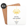 sapeco Untersetzer „Ich bin sehr sensibel“ im 4er-Set mit goldenem Lotusmotiv auf weißer Oberfläche und Korkrückseite. Inspiriert vom 8. Chakra – Aura.