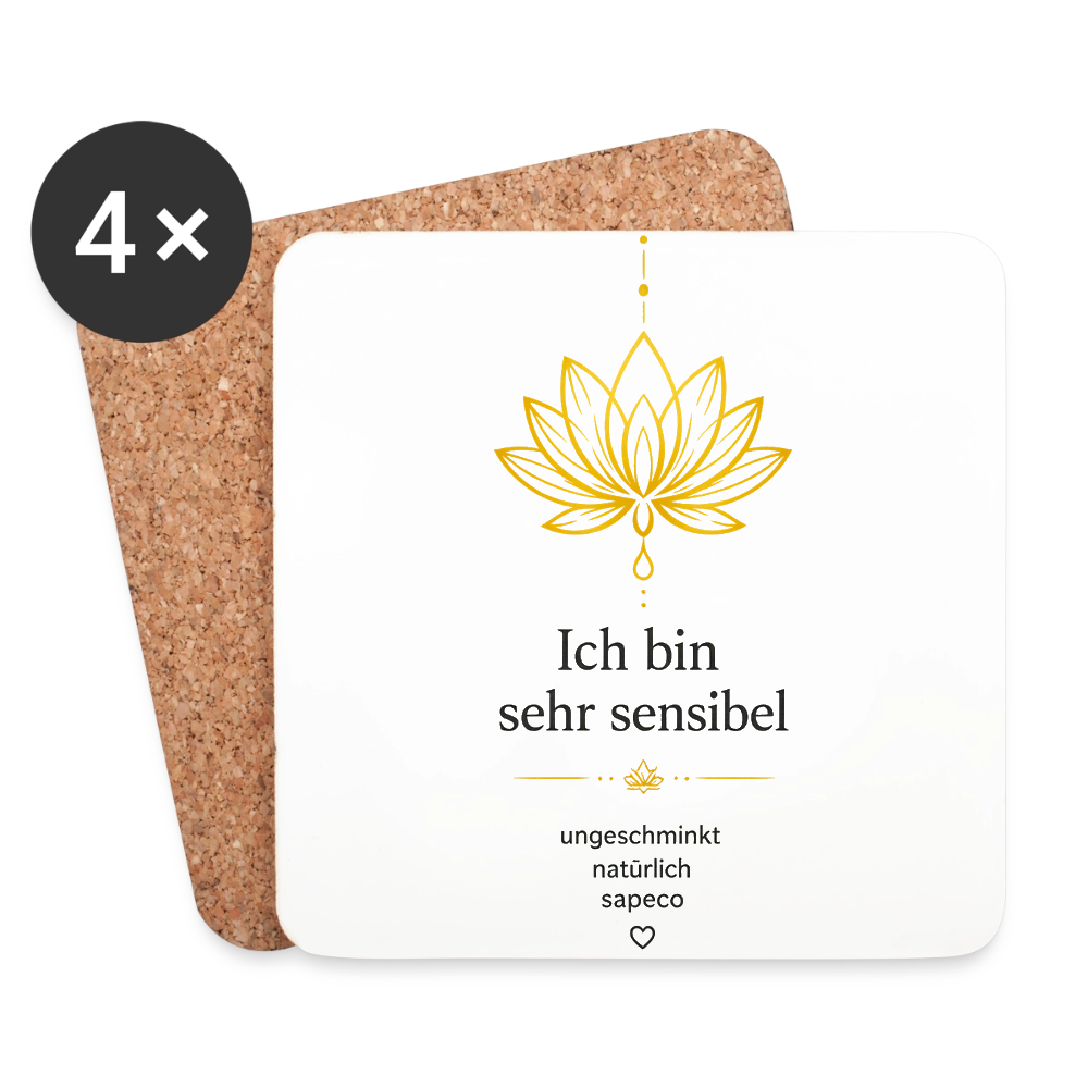 sapeco Untersetzer „Ich bin sehr sensibel“ im 4er-Set mit goldenem Lotusmotiv auf weißer Oberfläche und Korkrückseite. Inspiriert vom 8. Chakra – Aura.